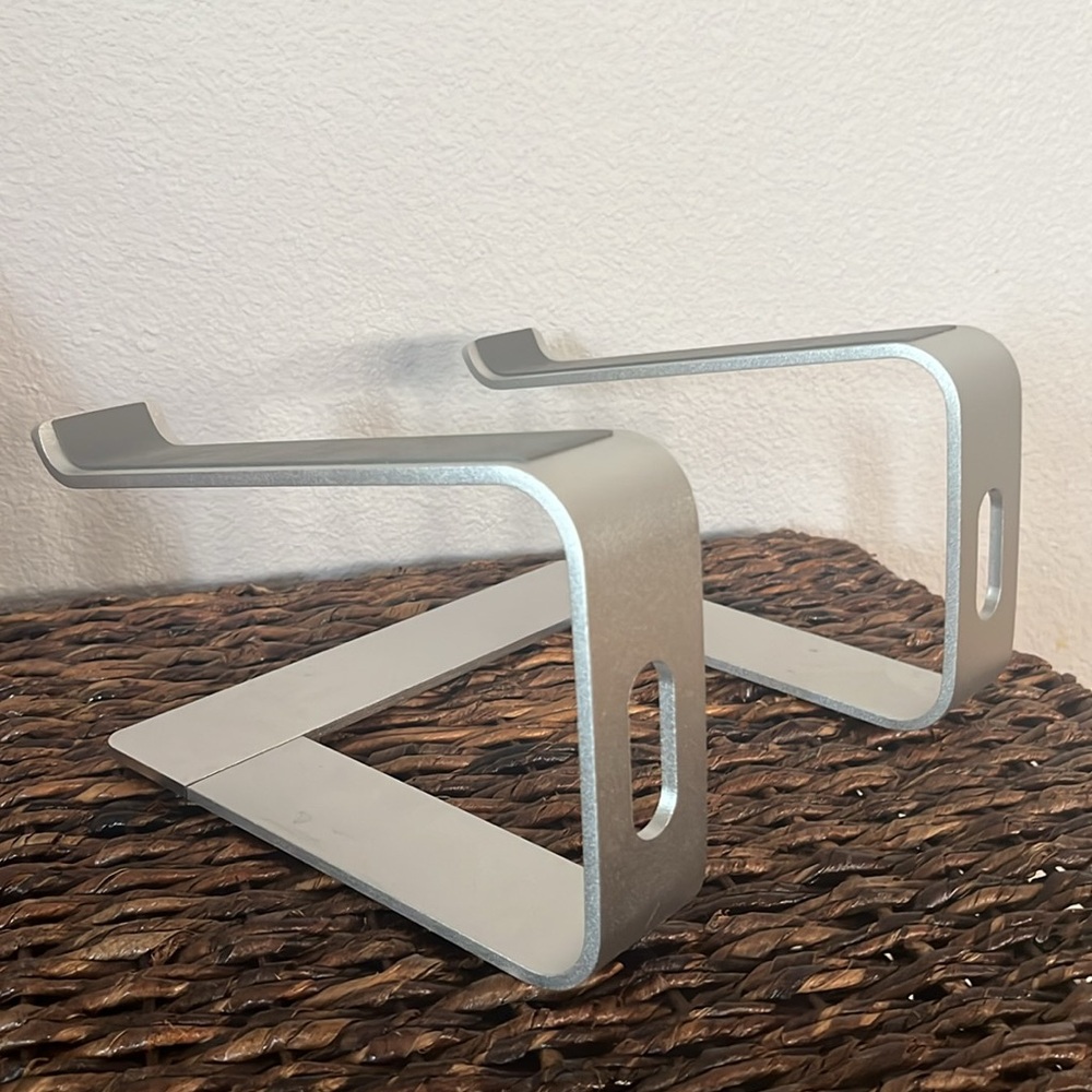 SOUNDANCE Laptop Stand / Computer Riser - Picture 3 of 9